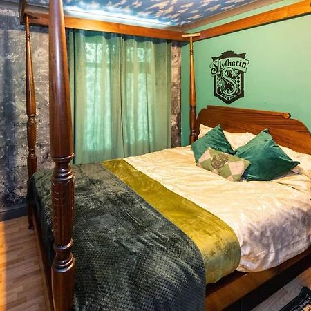 Hogwarts Hideaway Themed Property 沃特福德 外观 照片