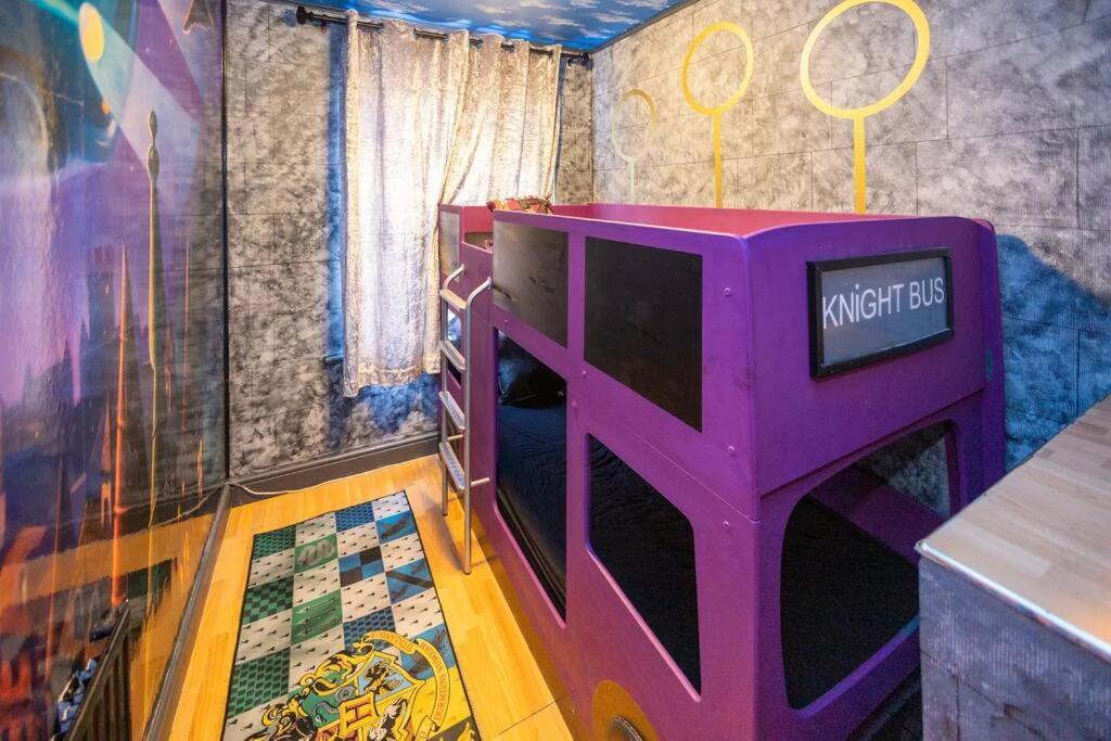 Hogwarts Hideaway Themed Property 沃特福德 外观 照片