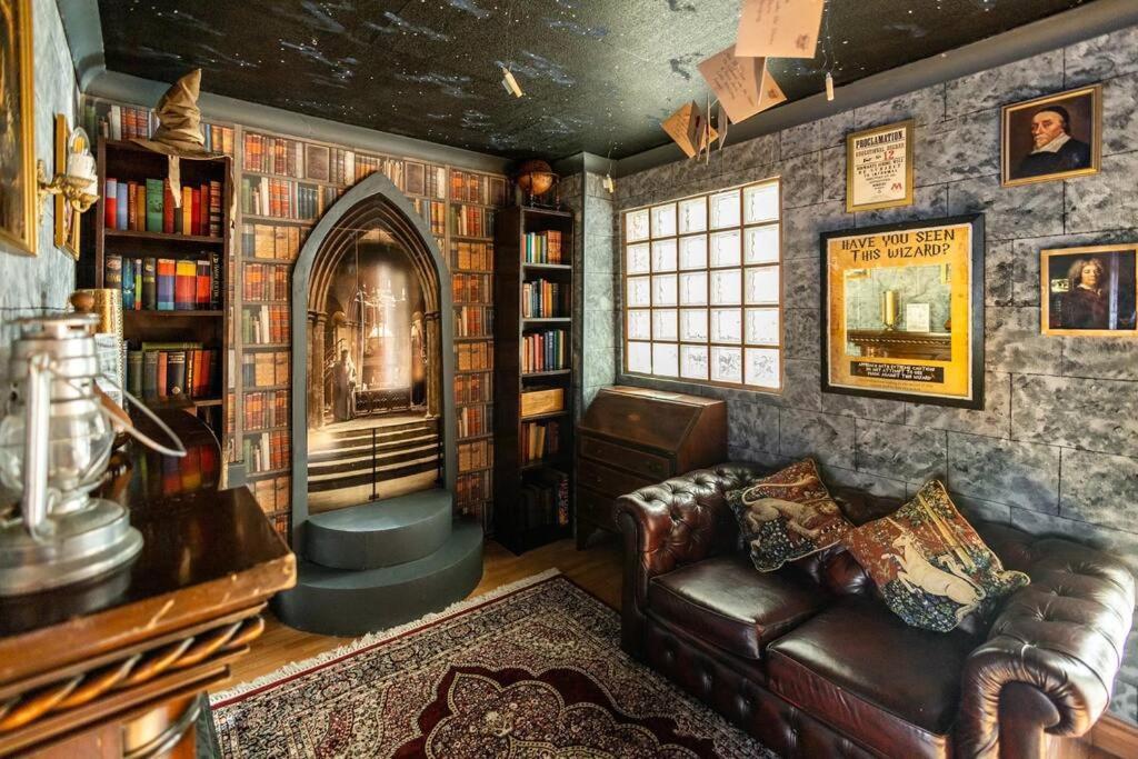 Hogwarts Hideaway Themed Property 沃特福德 外观 照片