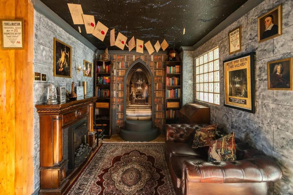 Hogwarts Hideaway Themed Property 沃特福德 外观 照片