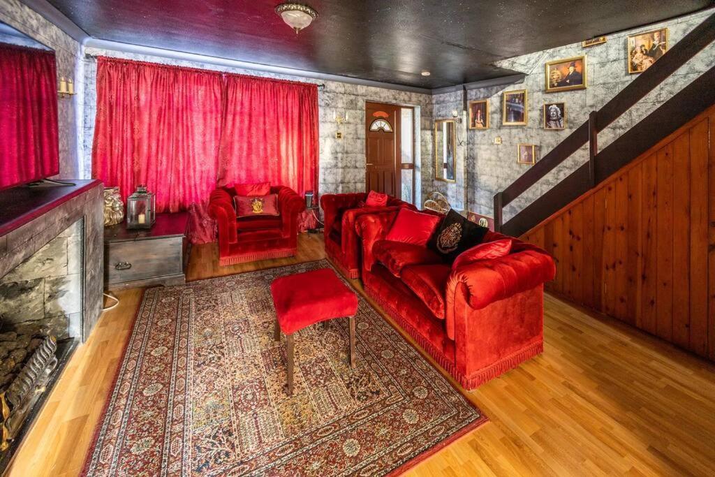 Hogwarts Hideaway Themed Property 沃特福德 外观 照片